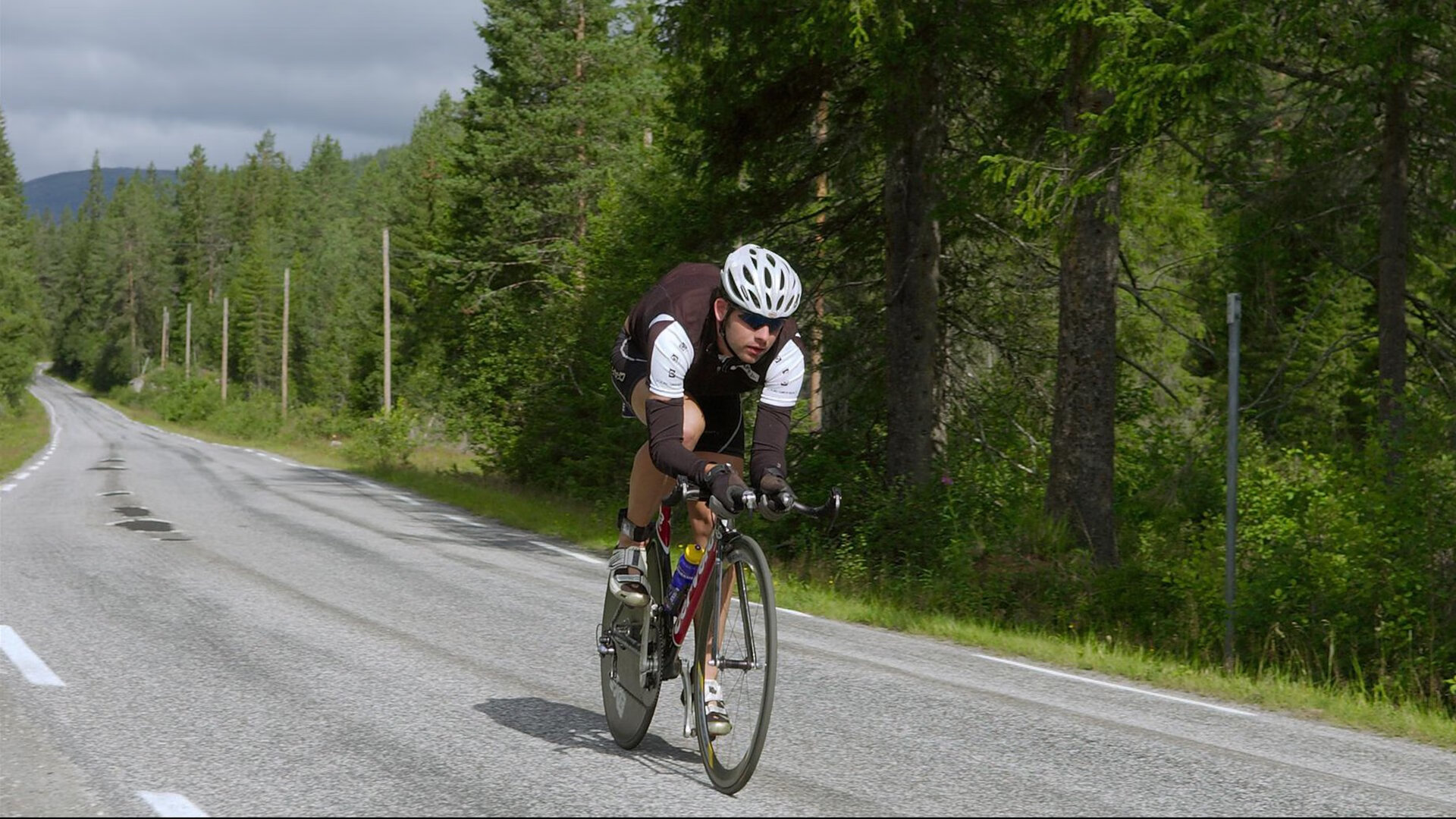 爱游戏-凯尔·查默斯用速度与耐力完美结合，查尔斯凯萁是什么品牌